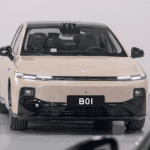 零跑 B01