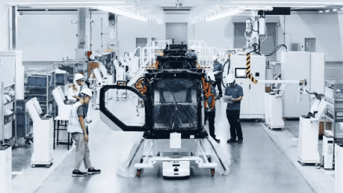 小鹏飞行汽车工厂车间