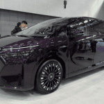小鹏 X9