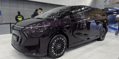 小鹏 X9