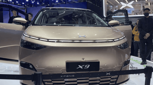 小鹏 X9